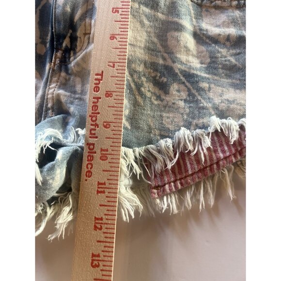 Free People denim blue whitewashed cut-off distressed shorts red stripe 29 - Picture 9 of 10